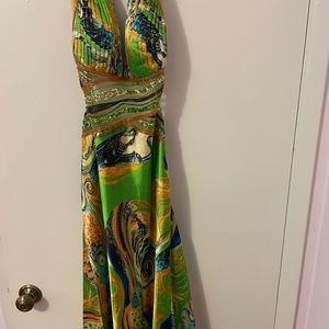 Evening gown. Can wear to prom or formal dances. Size: XS women’s.